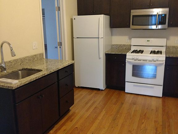 Updated Kitchen, new cabinets, granite, appliances included
