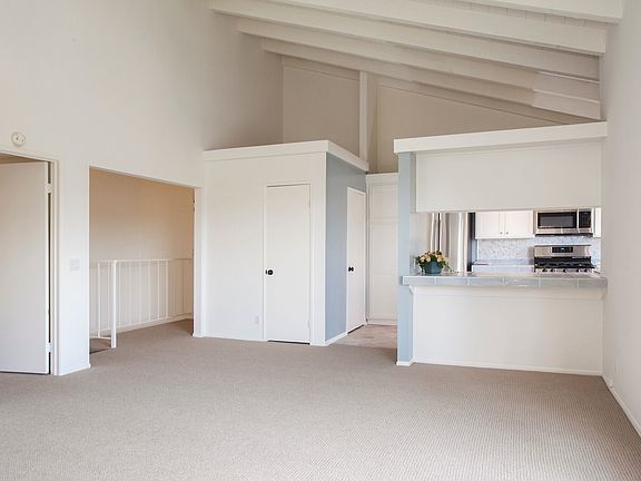 4th image of 488 Hill St #B