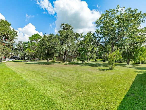 2nd image of 13 Seminole Ln