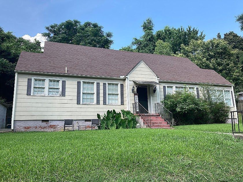 1st image of 1405 Wisteria Dr