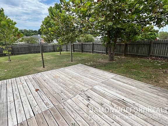3rd image of 318 Green Meadow Dr