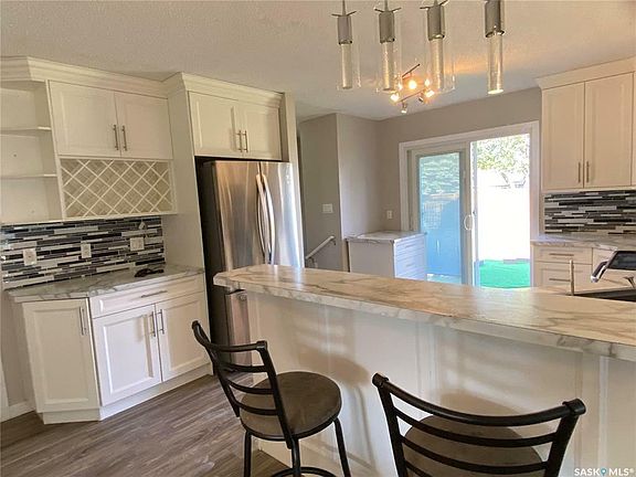 5th image of 82 Hillbrooke Dr