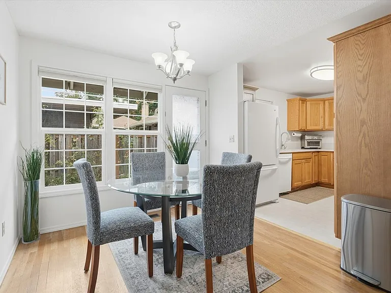 5330 SW Mayfair Ct — Photo 13