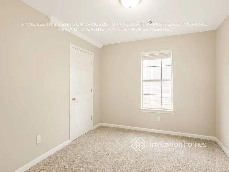 1009 Meadow Glen Cir — Photo 17