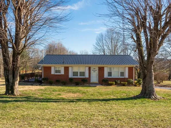 194 E Netherland Rd, Cookeville, TN 38506
