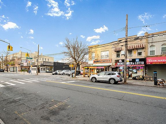 3rd image of 4501 Ditmars Blvd