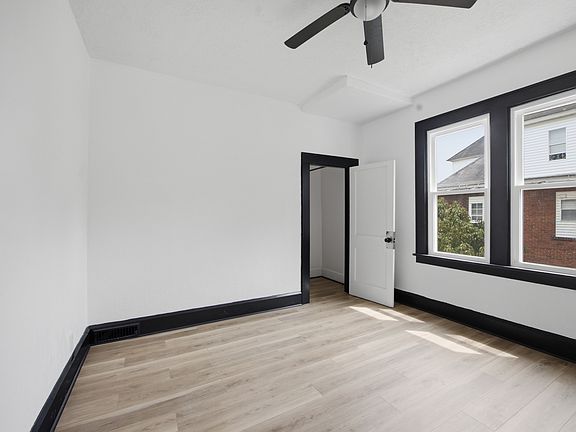 5th image of 410 Spring St