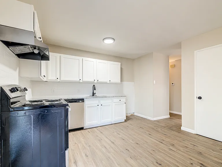8435 Bridle Spur Dr — Photo 18