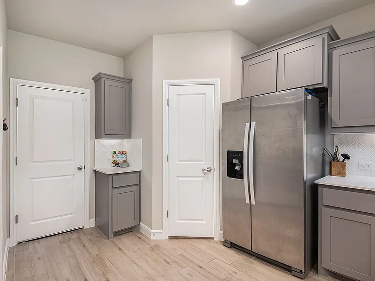 229 Dunmore Dr — Photo 10
