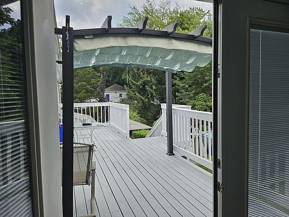 5th image of 62 Andrews Ave Floor 2