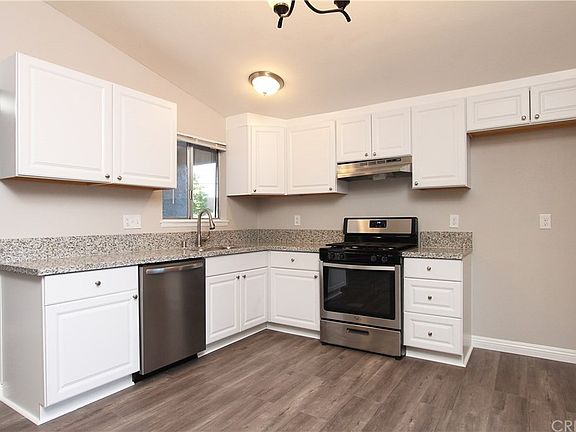5th image of 44343 Gingham Ave