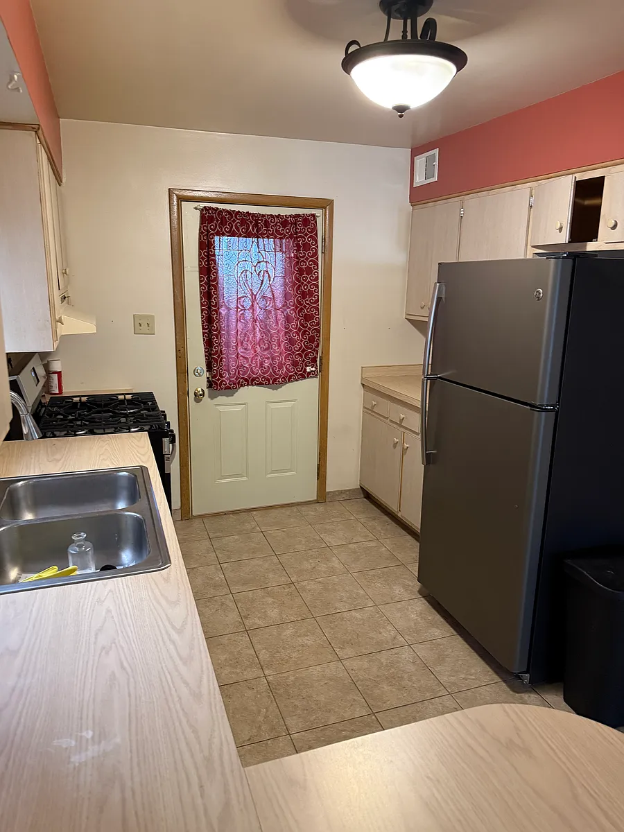 Building Photo - 7121 W Foster Ave #1