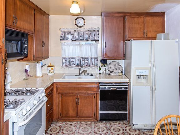 3rd image of 1108 Clarion Dr