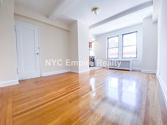 1st image of 710 2nd Ave #2S