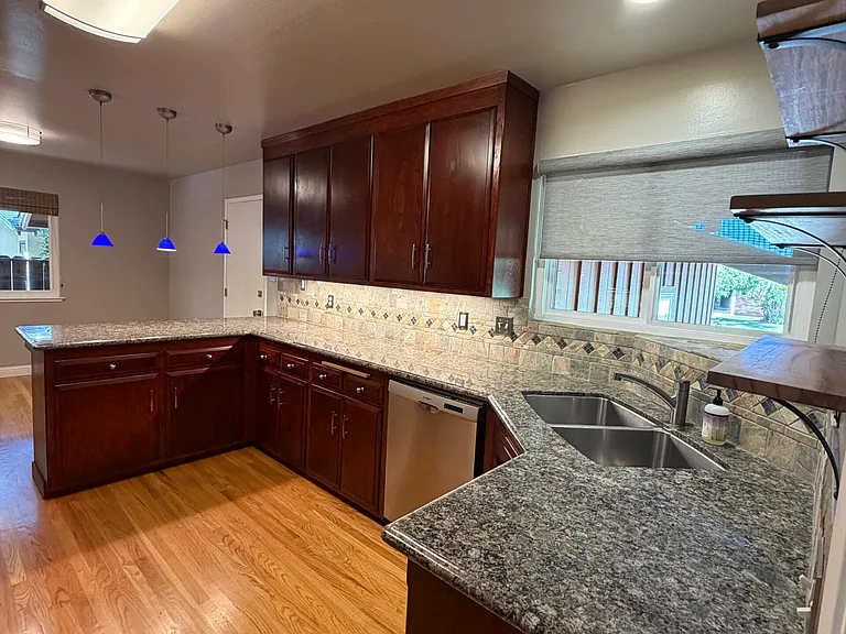 3743 Newark Dr — Photo 9