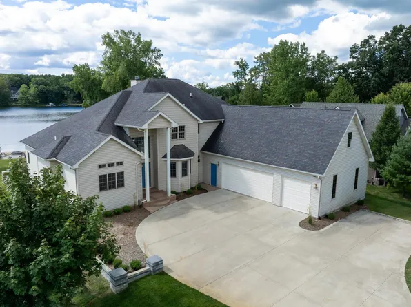 1107 Bundy Dr, Lake Isabella, MI 48893