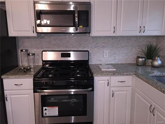 5th image of 215 Saint Eugene Ln