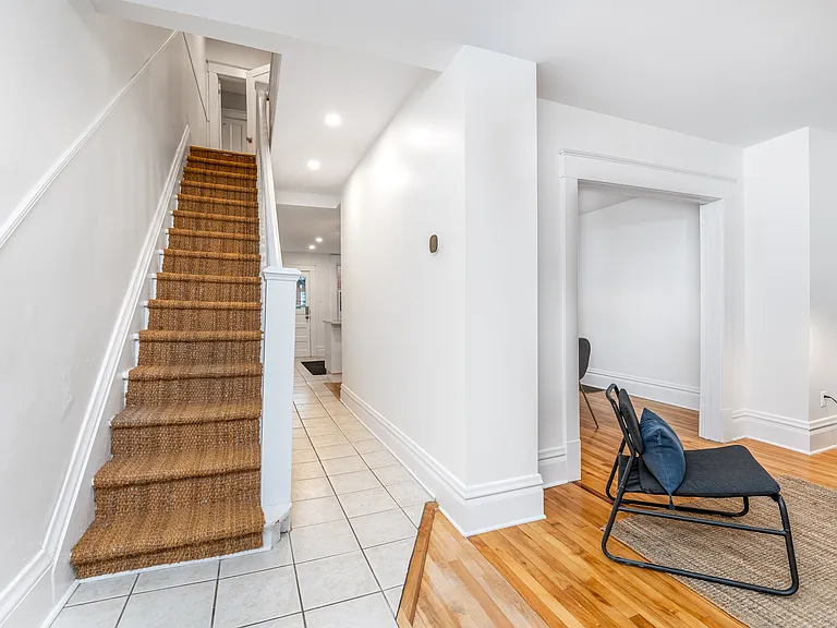 119 Hopewell Ave — Photo 35