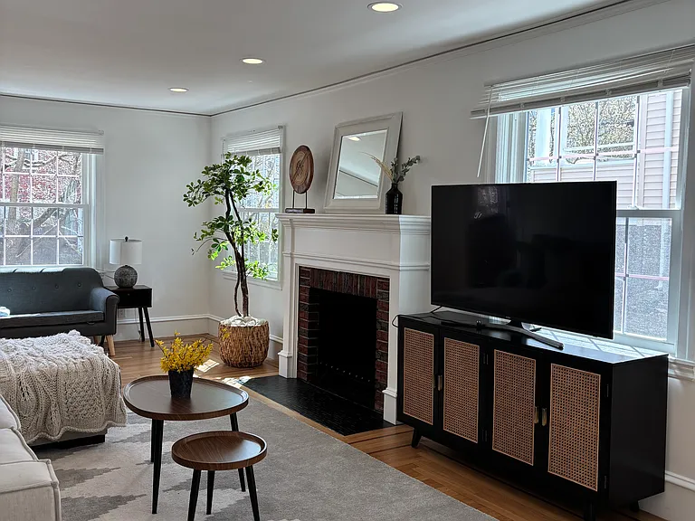 60 Sargent Ave — Photo 23