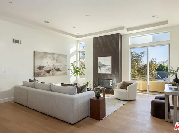 5525 W Olympic Blvd Unit 402, Los Angeles, CA 90036