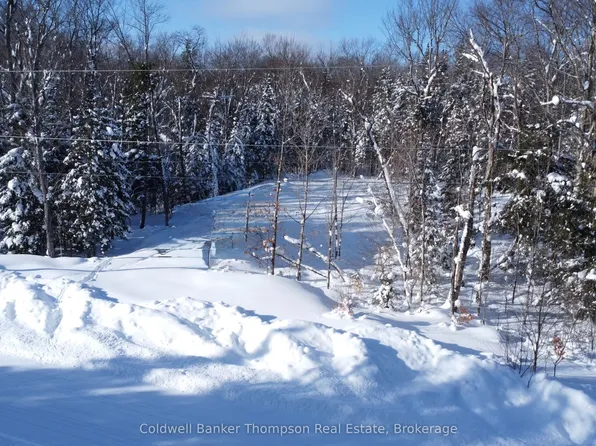 78 Granite Dr, Huntsville, ON P1H 2N5