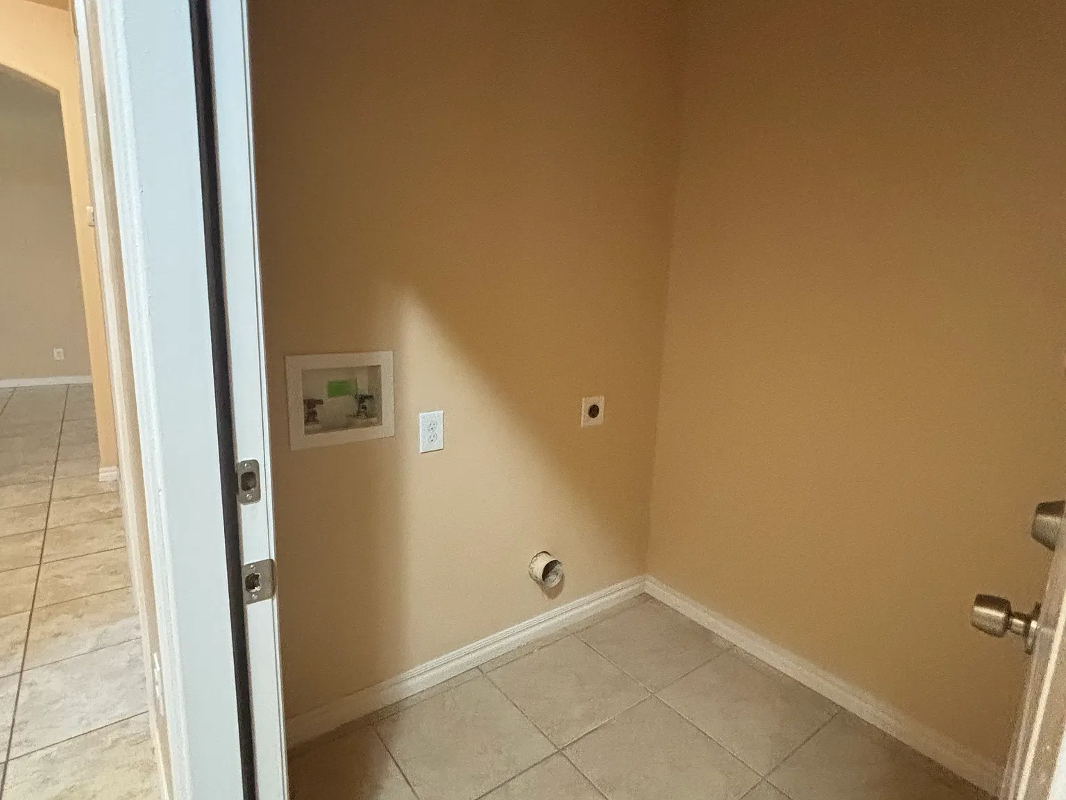3 bed, 1361 sqft, $2,000 — Photo 1
