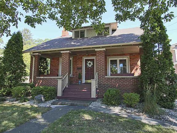 2nd image of 2612 Rainbow Dr