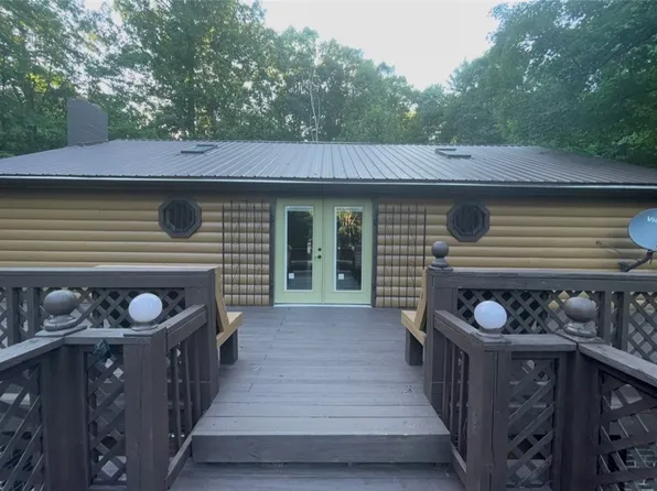 323 Dinner Bell Ohiopyle Rd, Farmington, PA 15437