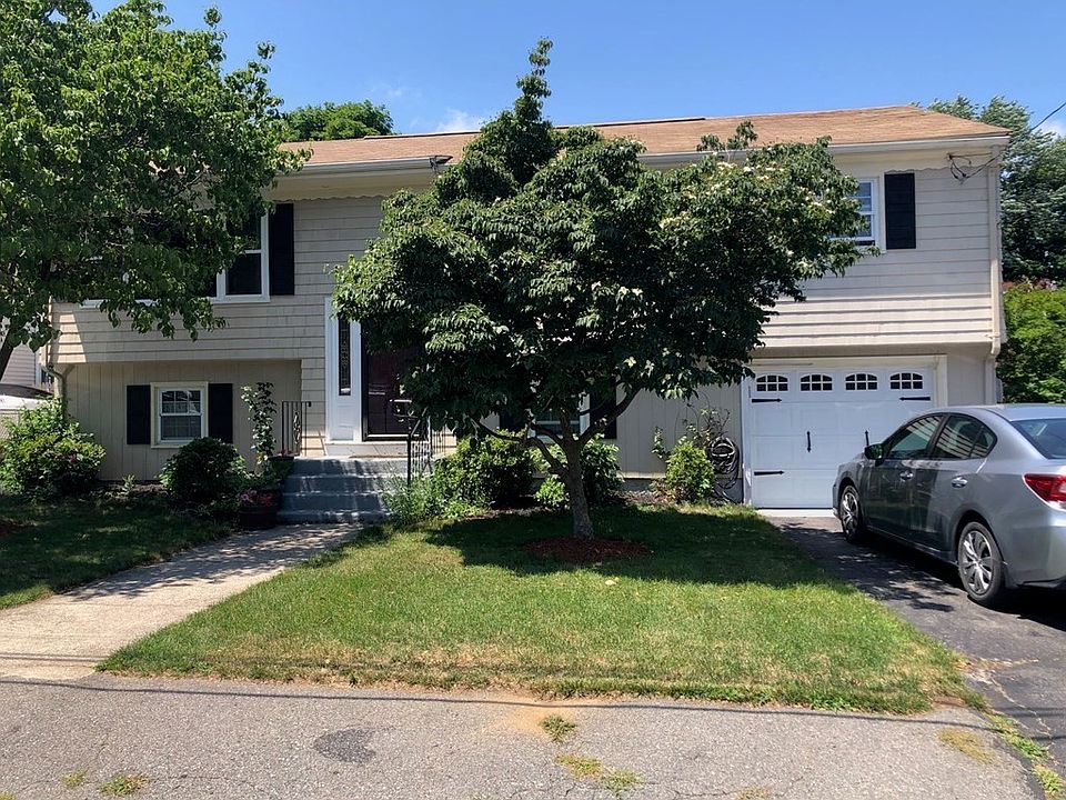 1st image of 18 Carrie Ave