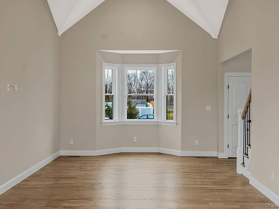 4th image of 457 Pond Path