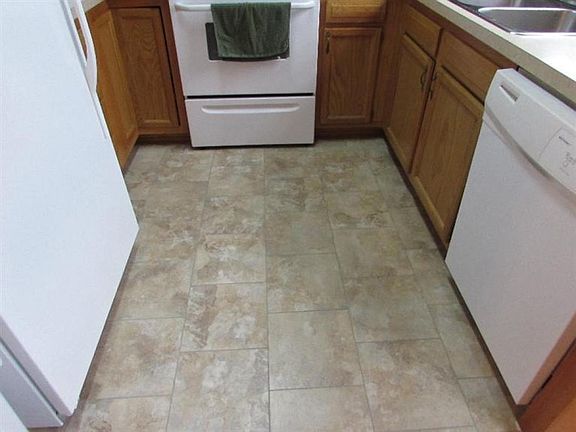 4th image of 135 Baybrook Cir