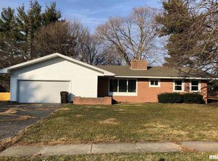 202 W 5th St, Vermont, IL 61484