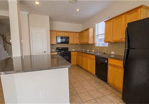 3rd image of 15018 Summer Sunset Dr