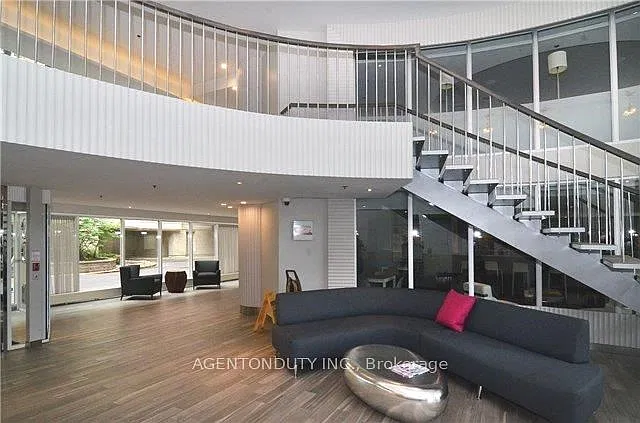 The Richmond Condos — Photo 3