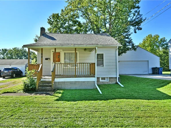 60 Woodglen Ave, Niles, OH 44446