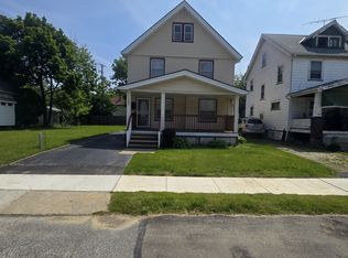 1445 Clearaire Rd, Cleveland, OH 44110