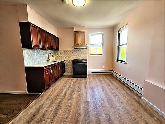 4th image of 639 5th Ave APT 2