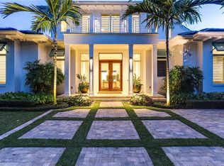 468 3rd Ave N, Naples, FL 34102