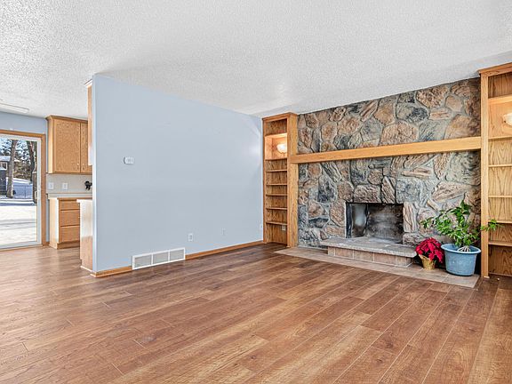 3rd image of 20250 Dunbar Ave