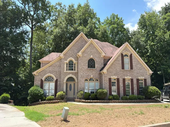 765 Brooks Cir, Stone Mountain, GA 30087