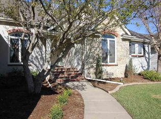 12100 E Killenwood Ct, Wichita, KS 67206