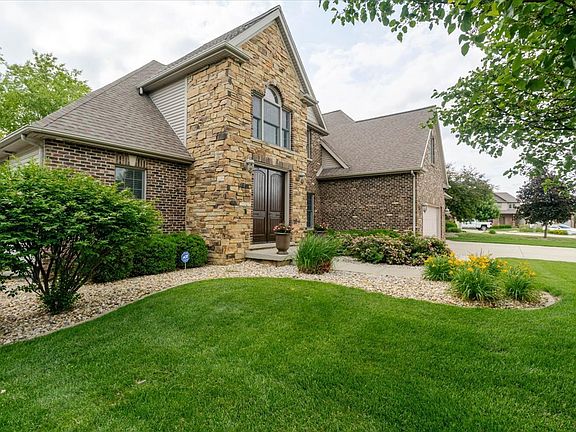 2nd image of 2104 Sinclair Ct