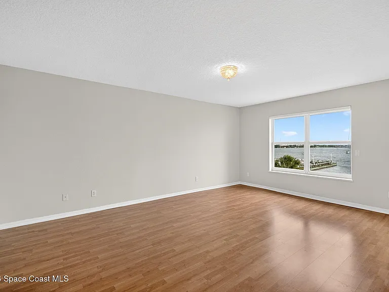 102 Riverside Dr #306 — Photo 8