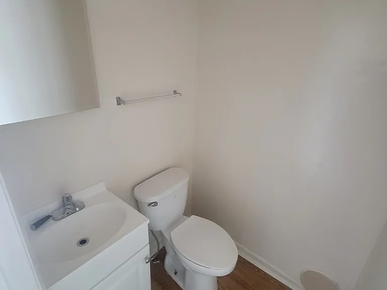 110 Arlington Retreat Apartments #4 — Photo 15