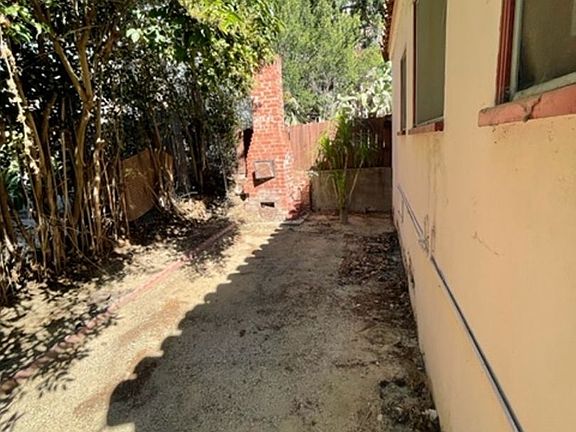 5th image of 2224 1/2 Echo Park Ave