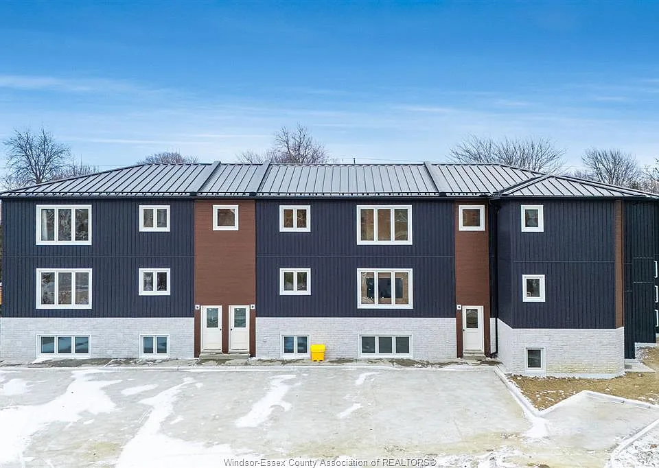 4 Bruce Ave #8
