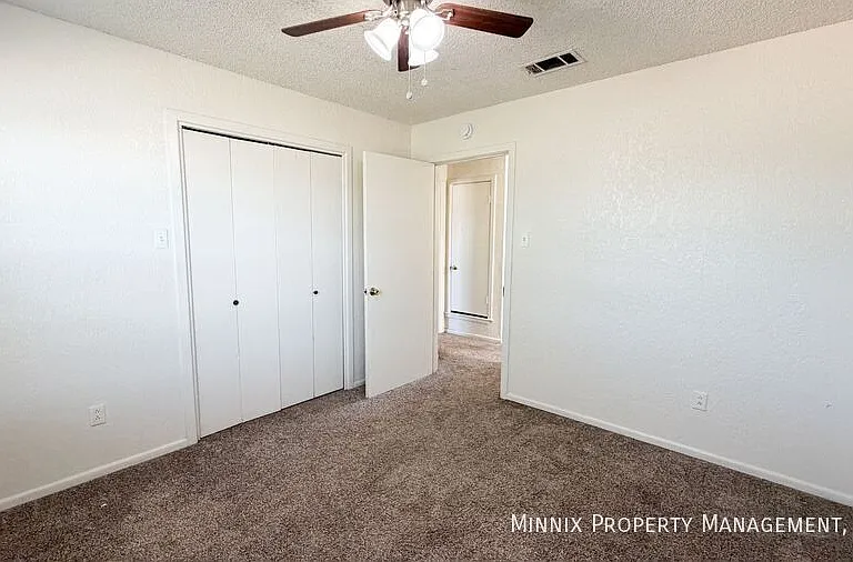 2119 S Loop 289 #B — Photo 8