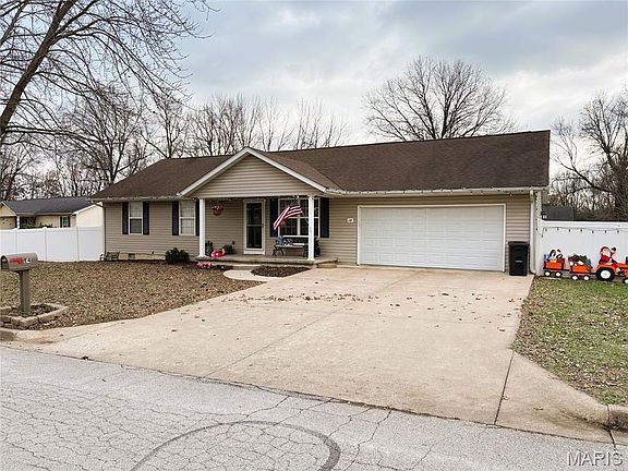 5th image of 14 Dogwood Ct