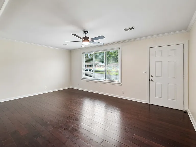 124 Denise Dr — Photo 13