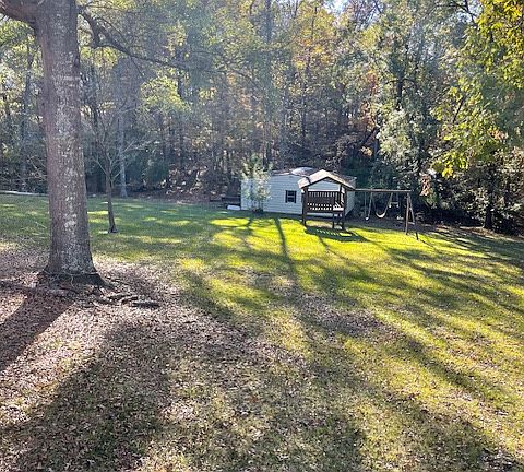 2nd image of 3057 Rockaway Dr NE